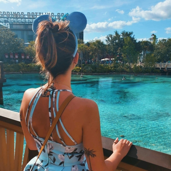 💕Meet Your Posher💕 - Picture 2 of 16